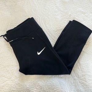 Like new Nike workout crop leggings